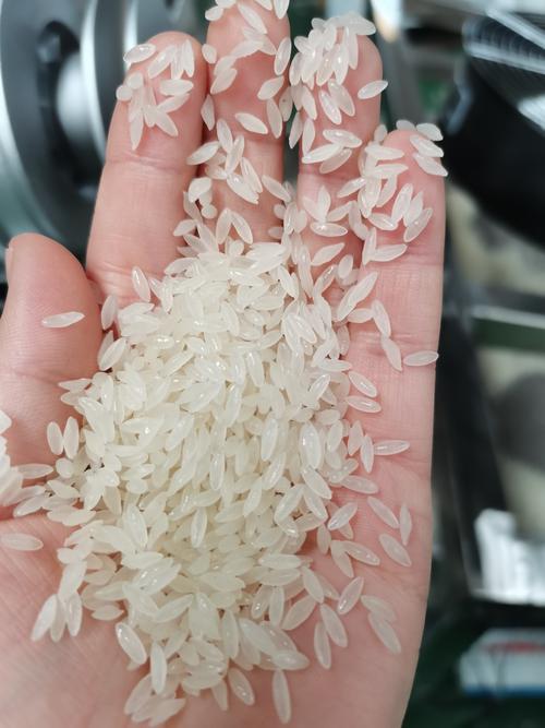 ②口感好由于天然工程大米加工过程高温时间短,食物中的营